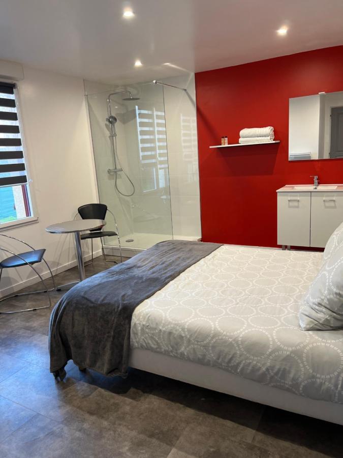 Bed and Breakfast Aux Charmes 1 Isques Екстер'єр фото